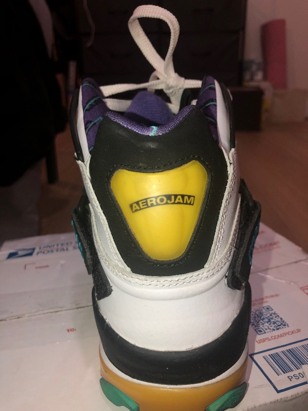 VTG-DSLN- Ultra Rare - Converse Aero Jam size 9 “For Sneaker Collectors”